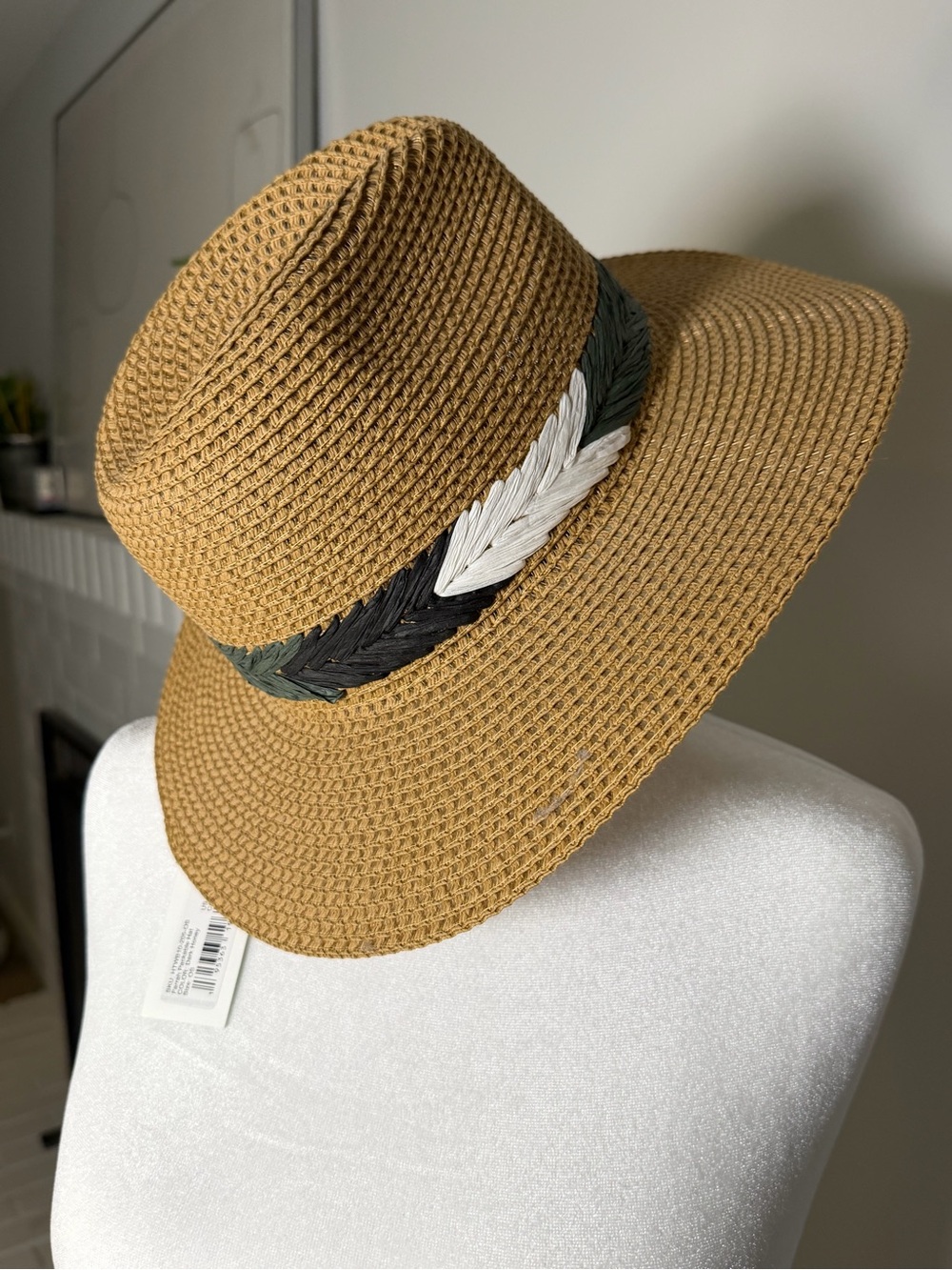 NWT Carve Designs Tan Straw Fedora with Braided Black, Green & White Band